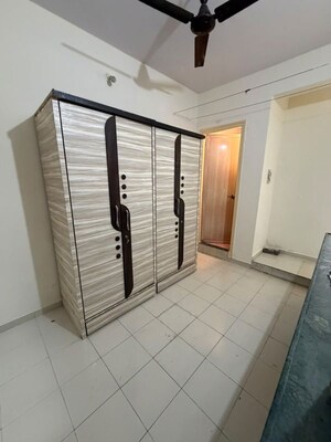 Room in 1 BHK Apartment at MIG Colony Gokhalenagar, Gokhalenagar – for Rent