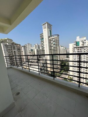 3 BHK Apartment – Exterior View View at Amrapali Sapphire, Sector 45 - for Rent