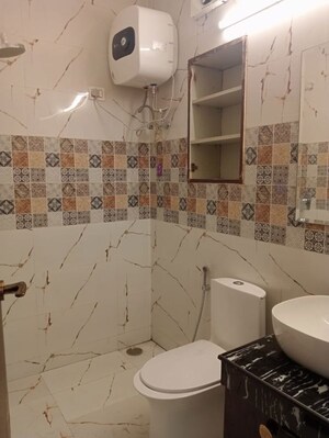 Team Area in 3 BHK Apartment at Amrapali Sapphire, Sector 45 – for Rent