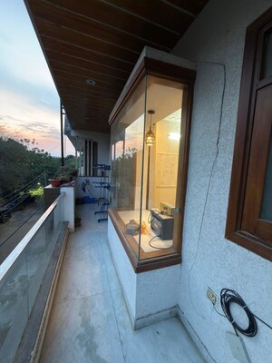 Balcony in 3 BHK Builder Floor at South City 1 – for Rent