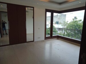 Room in 4 BHK Builder Floor at New Friends Colony – for Sale