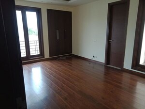 Room in 4 BHK Builder Floor at New Friends Colony – for Sale