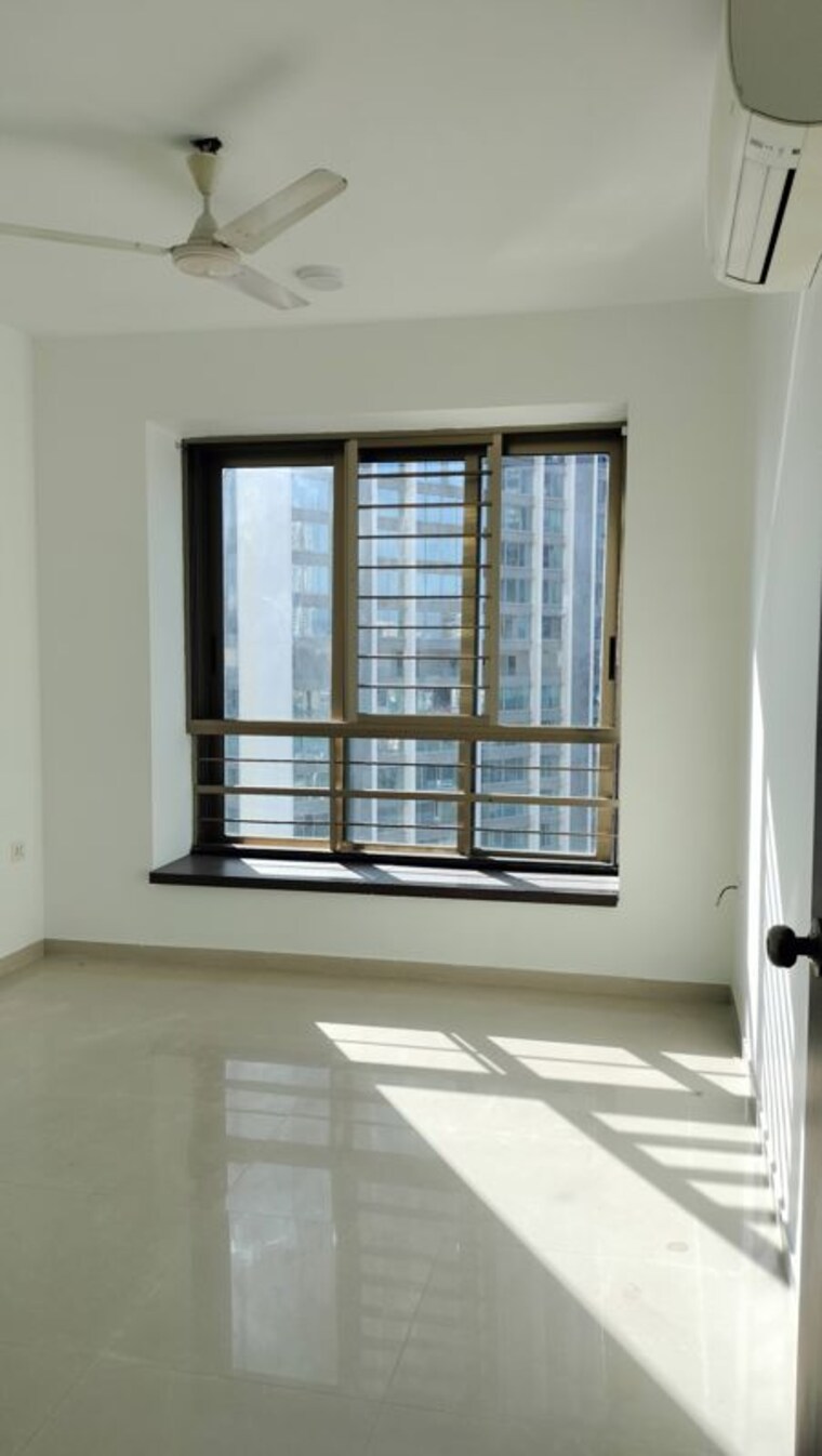 Bedroom, oberoi-realty-woods 3 Bedroom 950 Sq.Ft. Apartment In Goregaon East Mumbai 10583288