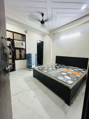Bedroom in Studio Builder Floor at Sector 32 – for Rent