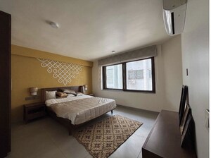 Bedroom in 2 BHK Apartment at Garden Apartments, Vittal Mallya Road – for Rent