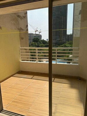 Room in 2 BHK Apartment at Vikram Midori Towers, Pimple Nilakh – for Rent