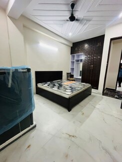 StudioBuilder Floor For Rent in Sector 40