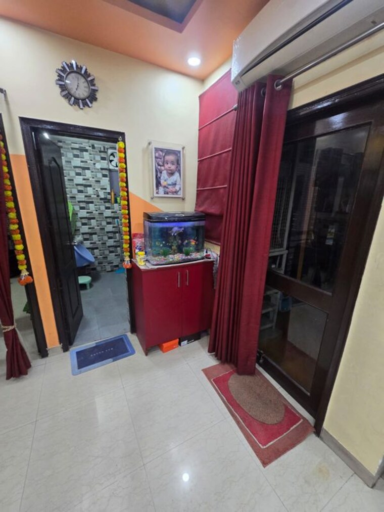 Living Room, piyush-heights 3 Bedroom 1500 Sq.Ft. Apartment In Sector 89 Faridabad 10583340