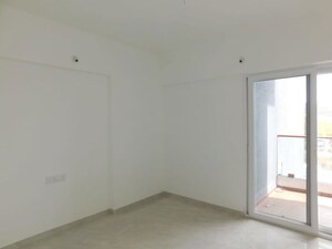 Room in 3 BHK Apartment at Tulip Apartments Baner, Baner – for Rent
