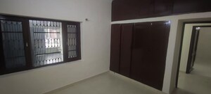 Room in 3 BHK Builder Floor at Sector 7 – for Rent