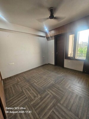 Room in 3.5 BHK Apartment at Ardee City Palm Grove Heights, Sector 52 – for Rent