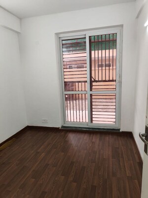 Room in 3.5 BHK Apartment at BPTP Park 81, Sector 81 – for Rent