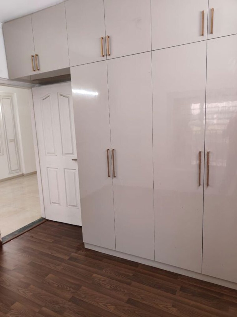 Bathroom, bptp-park-81 3.5 Bedroom 2700 Sq.Ft. Apartment In Sector 81 Faridabad 10583404