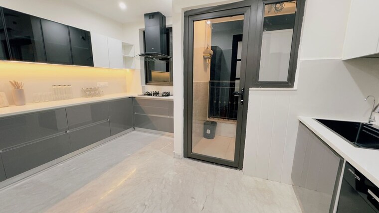 Kitchen, sarvapriya vihar 4 Bedroom 2700 Sq.Ft. Apartment In Sarvapriya Vihar Delhi 10583387