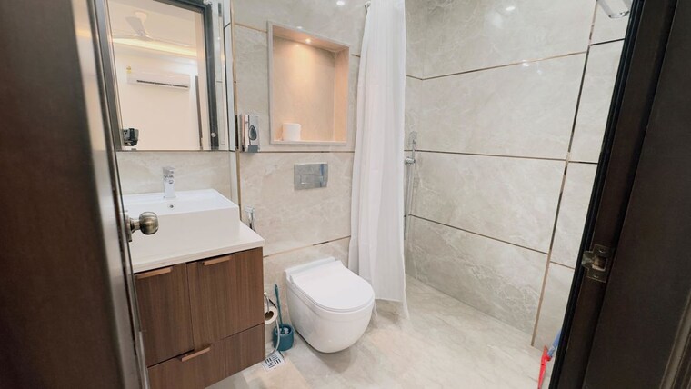 Bathroom, sarvapriya vihar 4 Bedroom 2700 Sq.Ft. Apartment In Sarvapriya Vihar Delhi 10583387