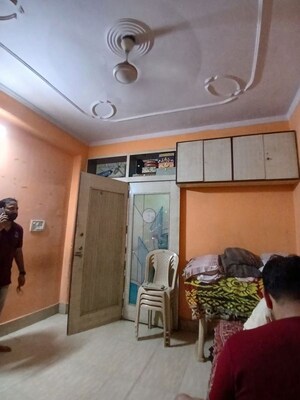 Living Room in 2.5 BHK Builder Floor at Spring Field, Sector 31 – for Sale