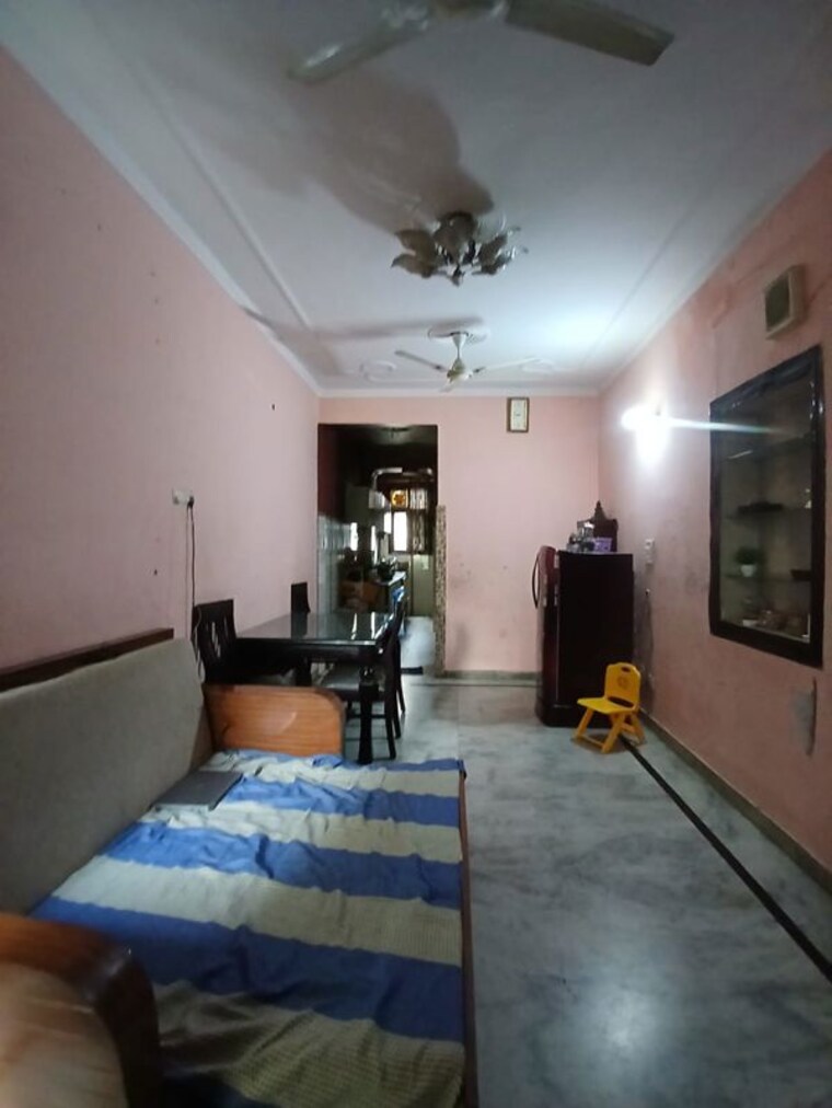 Living Room, spring-field 2.5 Bedroom 130 Sq.Yd. Builder Floor In Sector 31 Faridabad 10583425