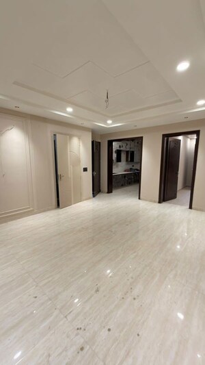 Room in 3 BHK Builder Floor at Parklands, Sector 85 – for Rent