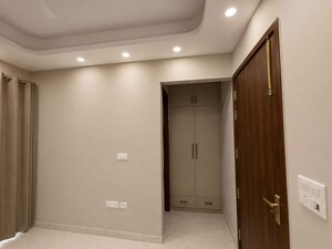Room in 2 BHK Builder Floor at Sector 57 – for Rent