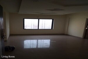 Room in 2 BHK Apartment at Jay Ganesh Apartment, Kharadi – for Rent