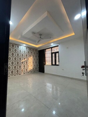 Room in 4 BHK Builder Floor at Parklands, Sector 85 – for Sale