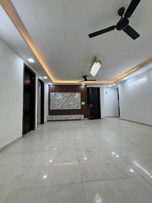 Room in 4 BHK Builder Floor at Parklands, Sector 85 – for Sale