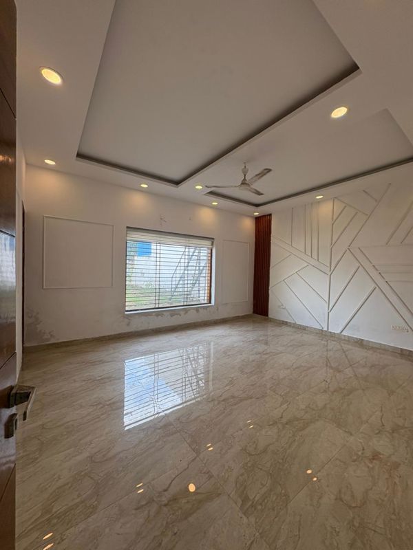 4 BHK + Prayer Room 4500 Sq.Ft. Builder Floor in Parklands