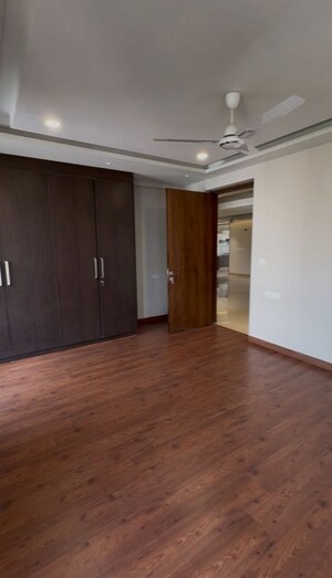 Room in 4 BHK Builder Floor at Parklands, Sector 85 – for Rent