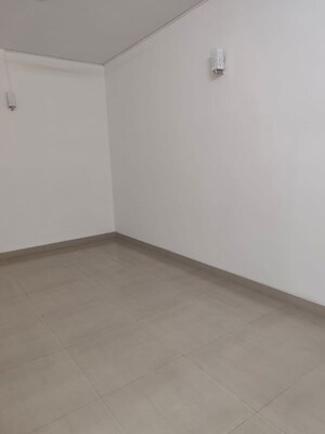 Room in 3 BHK Apartment at Nitesh Central Park, Bellary Road – for Rent