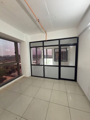 Room in  Office Space at Gota – for Rent