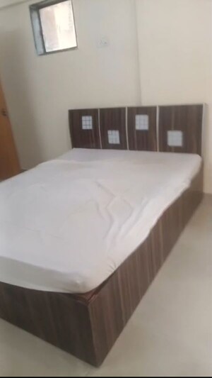 Bedroom in 2 BHK Apartment at Parijat Apartment, Vile Parle West – for Rent