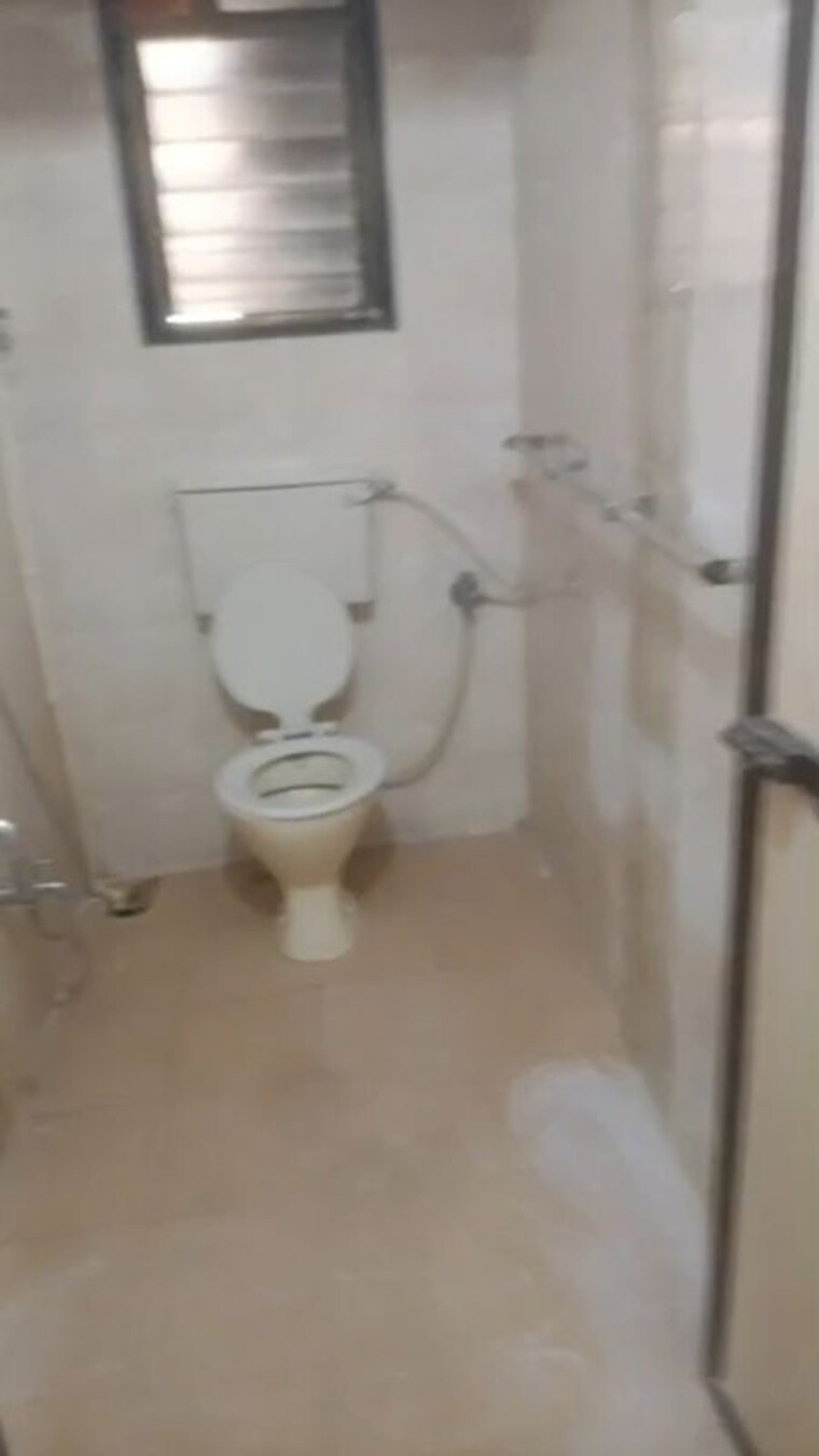 Bathroom, parijat-apartment 2 Bedroom 700 Sq.Ft. Apartment In Vile Parle West Mumbai 10583497