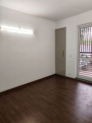 Room in 3 BHK Apartment at BPTP Parkland Pride, Sector 77 – for Sale