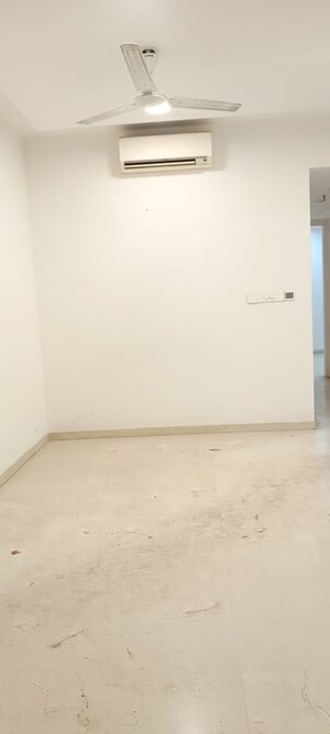 Dining area in 3 BHK Apartment at Lodha Fiorenza, Goregaon East – for Rent
