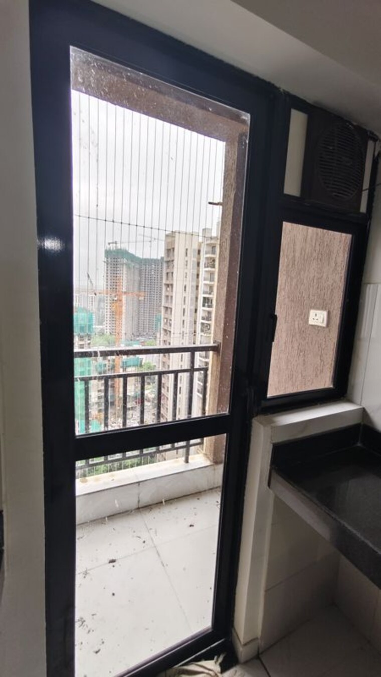 Balcony, runwal-gardens 1.5 Bedroom 553 Sq.Ft. Apartment In Dombivli East Thane 10583535