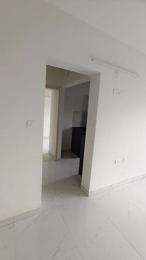 Room in 1.5 BHK Apartment at Runwal Gardens, Dombivli East – for Rent
