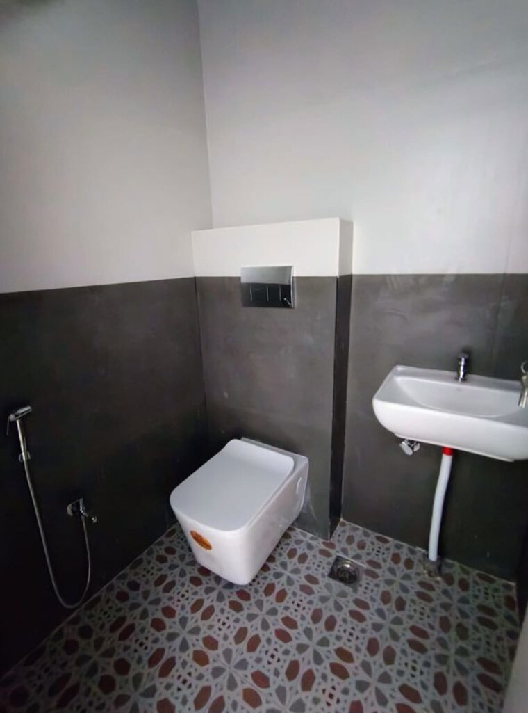 Bathroom, one-lodha-place Commercial Office Space 325 Sq.Ft. In Lower Parel Mumbai 10583541