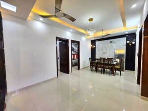 Room in 3 BHK Apartment at Pir Machalla – for Sale