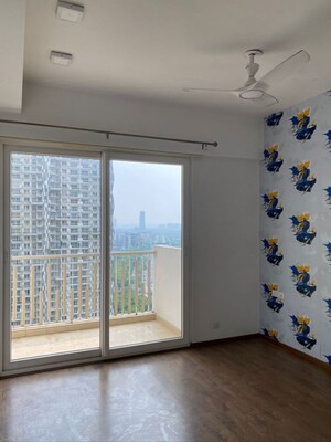 Room in 3 BHK Apartment at Prateek Edifice, Sector 107 – for Rent