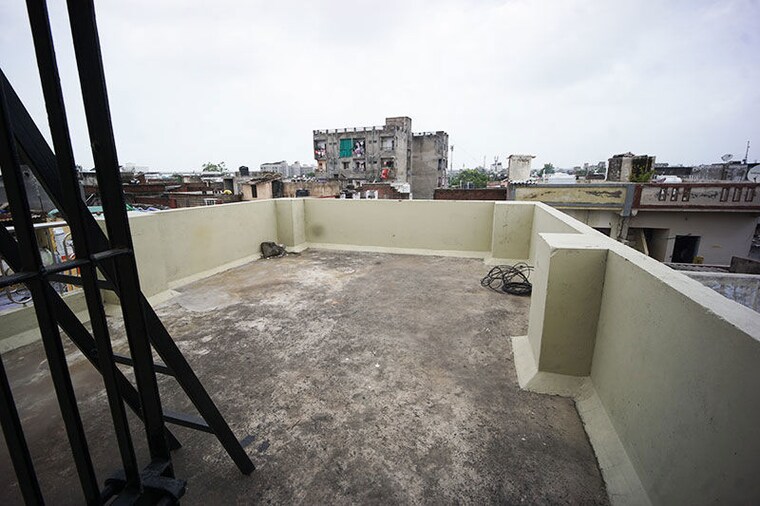 Balcony, maninagar 3 Bedroom 160 Sq.Yd. Apartment In Maninagar Ahmedabad 10583578