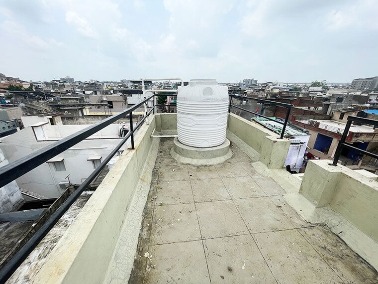 Balcony, maninagar 3 Bedroom 160 Sq.Yd. Apartment In Maninagar Ahmedabad 10583578