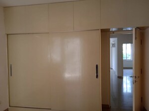 Room in 3.5 BHK Apartment at Emaar Emerald Floors Premier, Sector 65 – for Rent