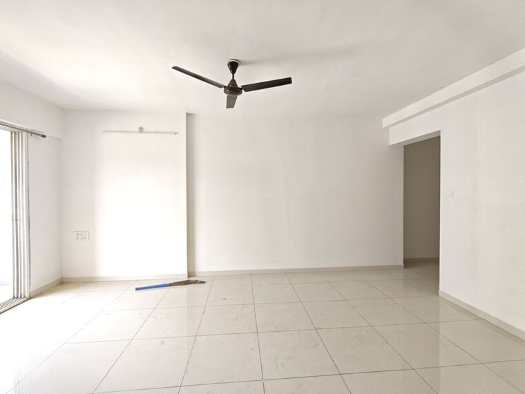 Room, godrej-emerald 3 Bedroom 907 Sq.Ft. Apartment In Ghodbunder Road Thane 10583595