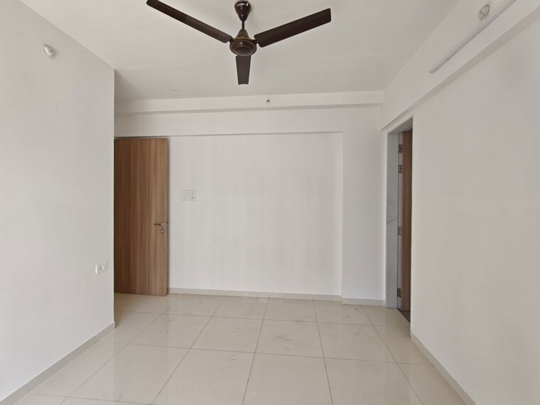 Room, godrej-emerald 3 Bedroom 907 Sq.Ft. Apartment In Ghodbunder Road Thane 10583595