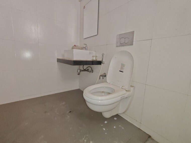 Bathroom, godrej-emerald 3 Bedroom 907 Sq.Ft. Apartment In Ghodbunder Road Thane 10583595