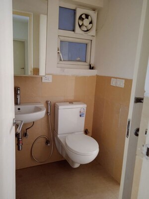 Bathroom in 3.5 BHK Apartment at Emaar Emerald Floors Premier, Sector 65 – for Rent