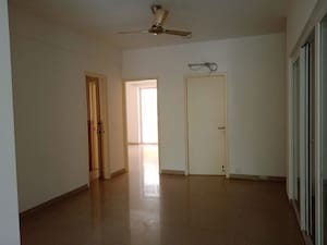 Room in 3.5 BHK Apartment at Emaar Emerald Floors Premier, Sector 65 – for Rent