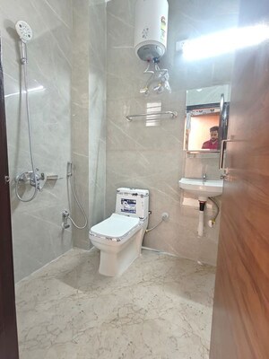 Bathroom in Studio Builder Floor at Sector 40 – for Rent
