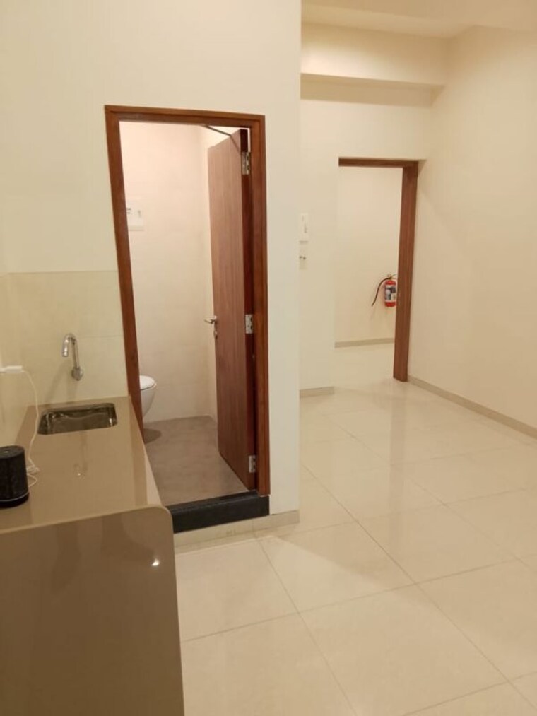 Room, kalpataru-summit Commercial Office Space 455 Sq.Ft. In Mulund West Mumbai 10583655