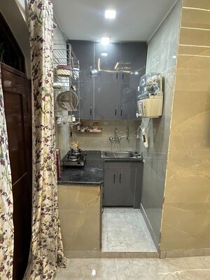 Kitchen in 1.5 BHK Builder Floor at Prem Nagar – for Rent